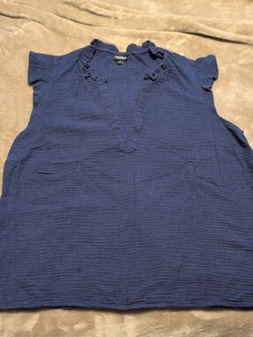 Torrid Navy Blue Textured V-Neck Top Size 00 (10)